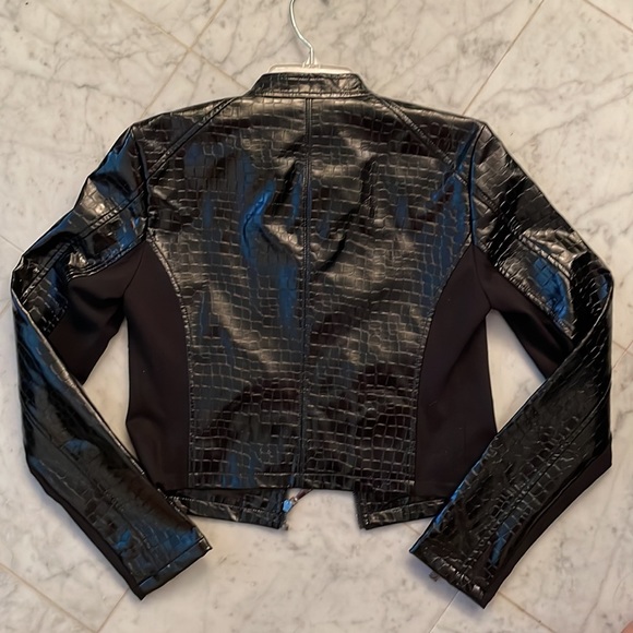 Guess NWT Cropped Jacket | Size S - Picture 5 of 5